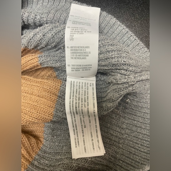 Hollister Cream, Brown, and Gray Color Block Cropped Sweater size small - Picture 7 of 10